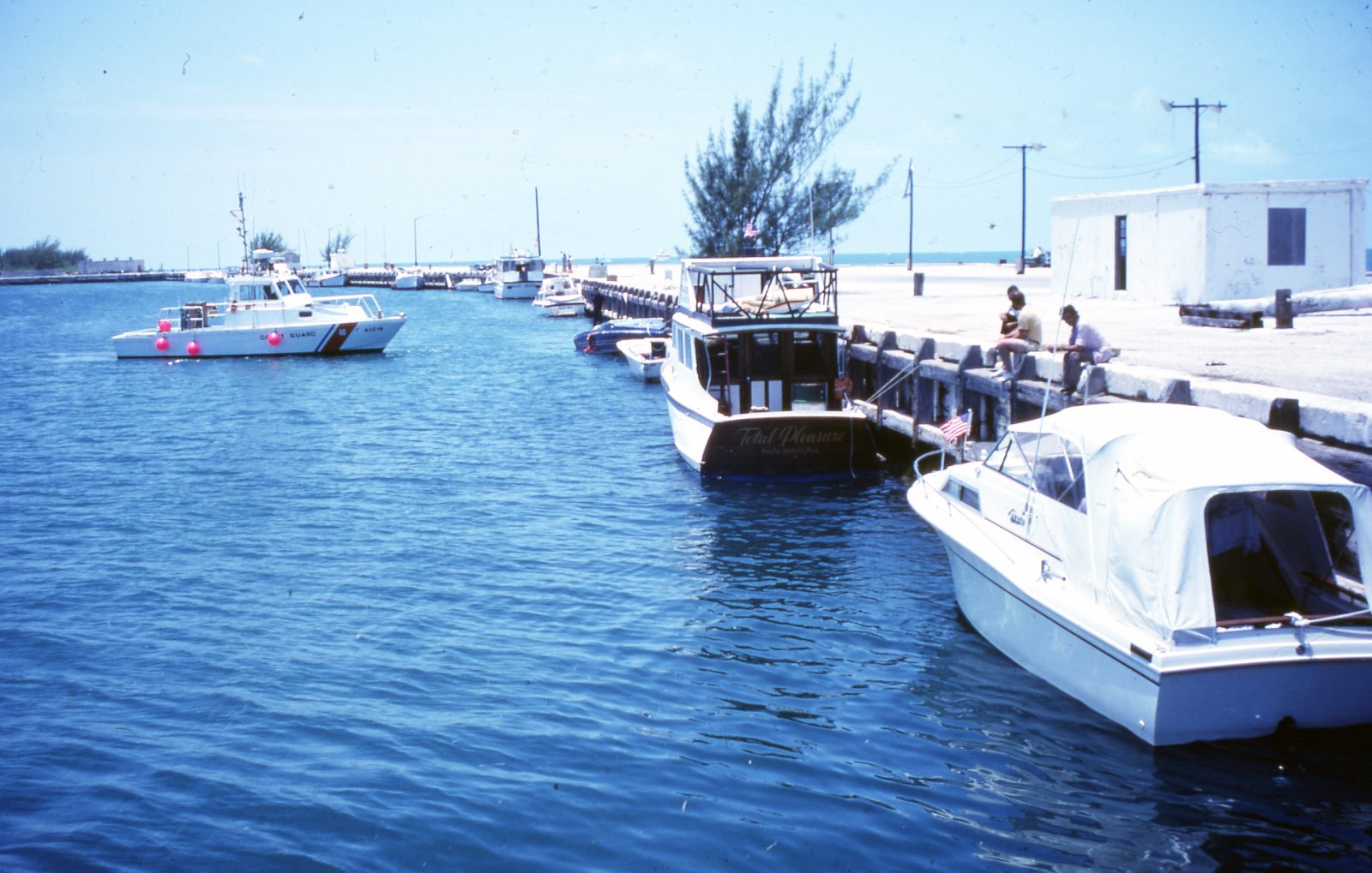 Embarcaciones del éxodo del Mariel en el Outer Mole de Cayo Hueso, 1980.