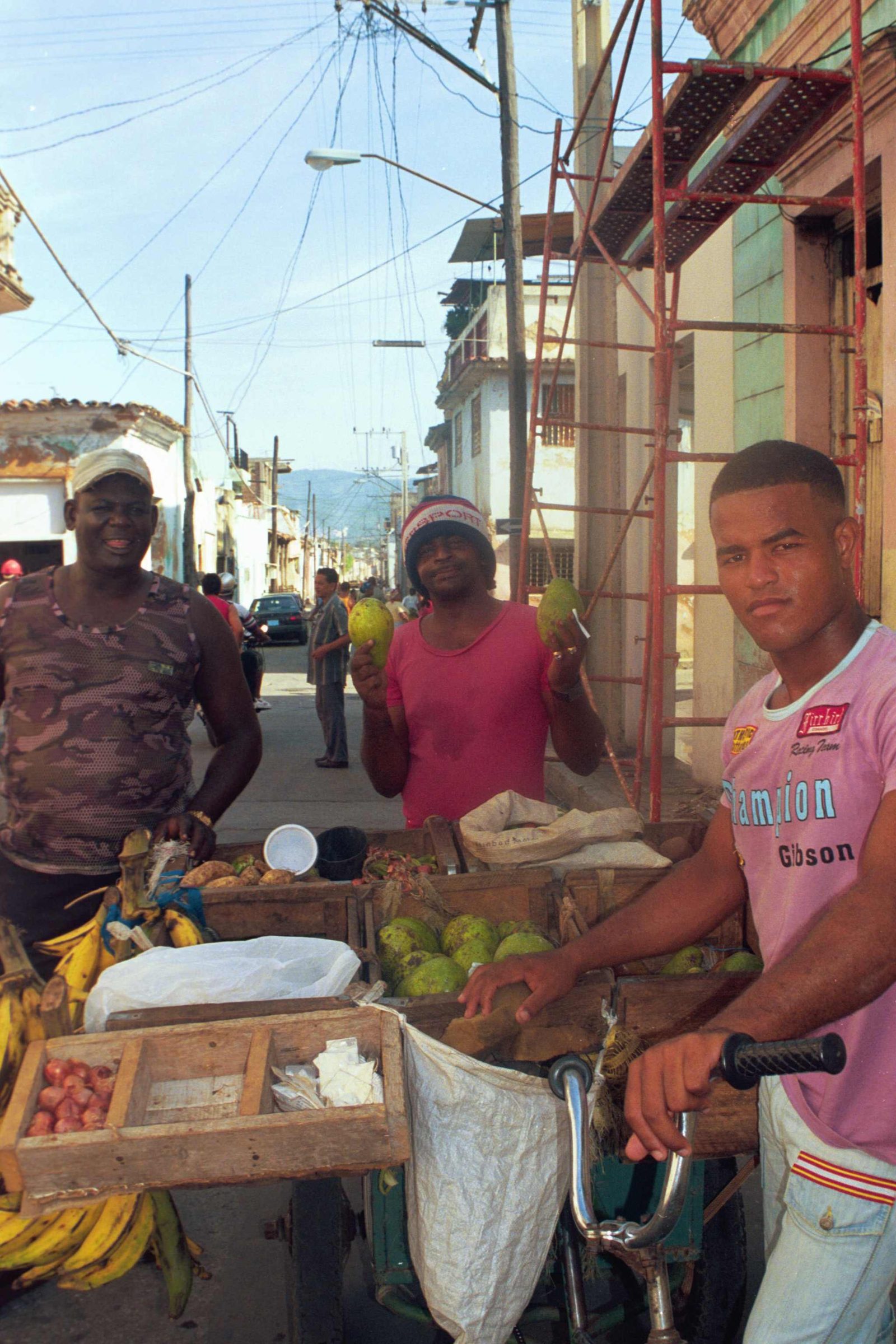 Mercado callejero en Santiago de Cuba, 2007.